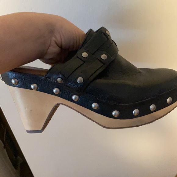New* Lucky Brand Leather Clogs - Picture 2 of 8